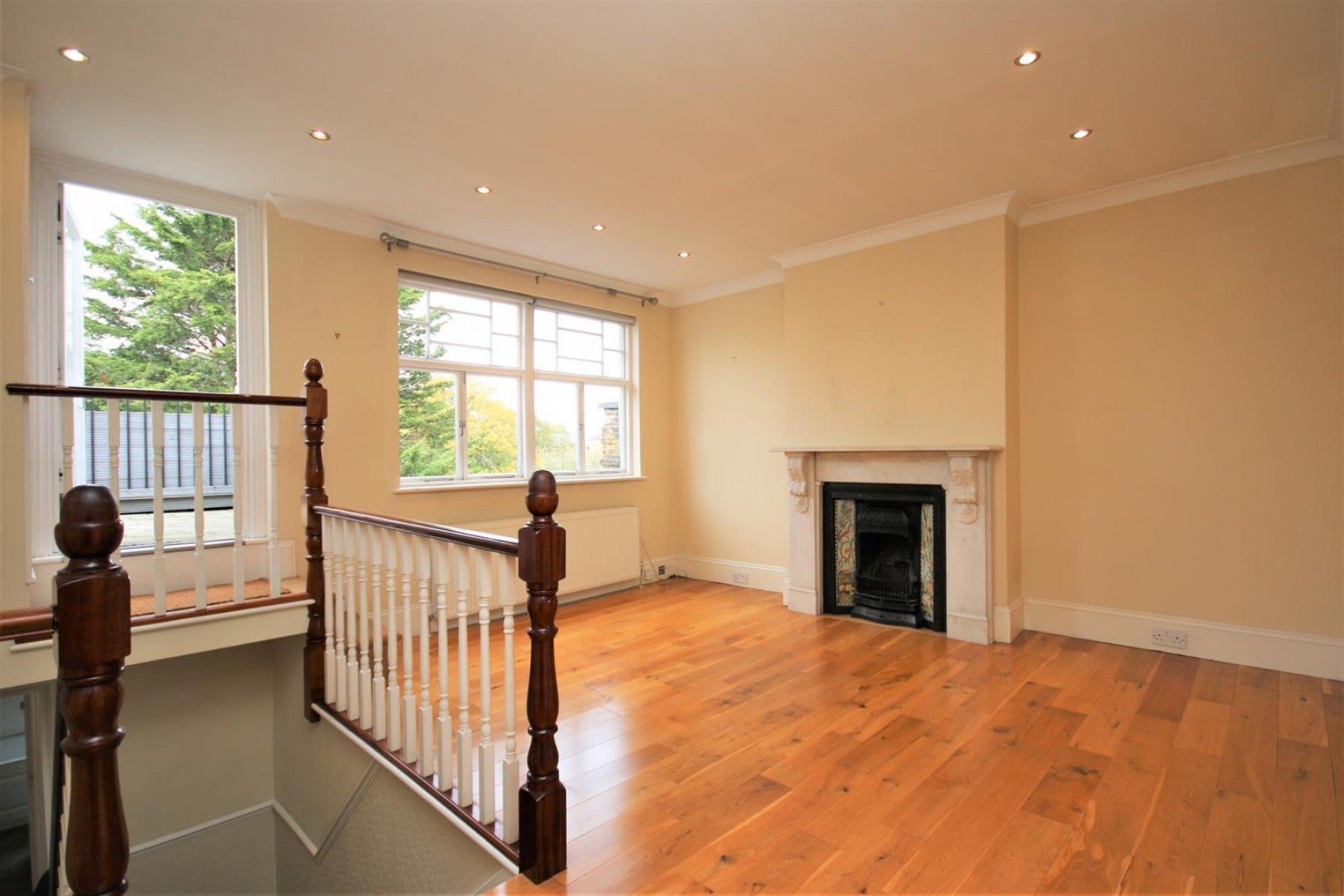 Flat Sotheby Road in Greater London