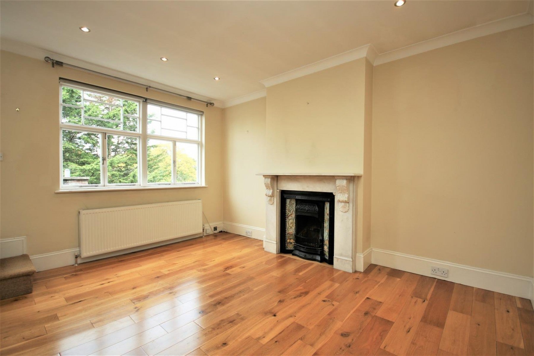 Flat Sotheby Road in Greater London