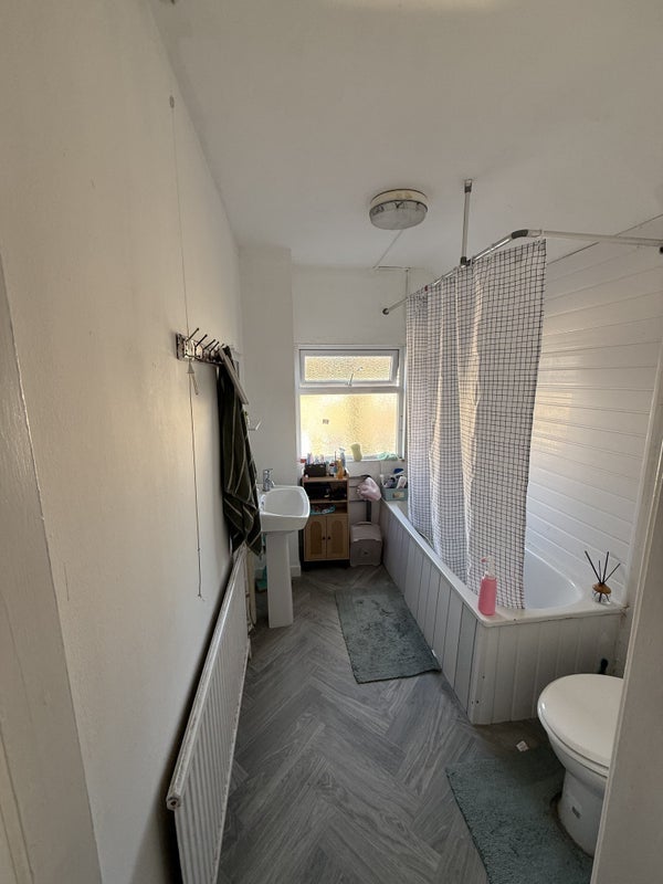 Room Grove Road in Leicester