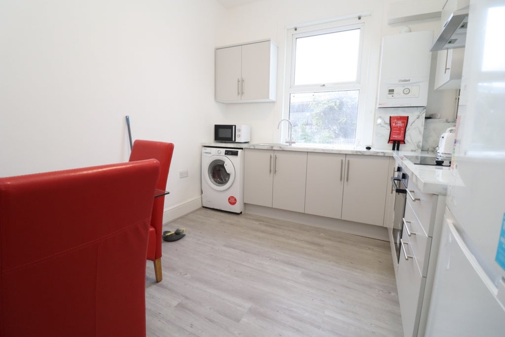 Room Globe Road in Greater London