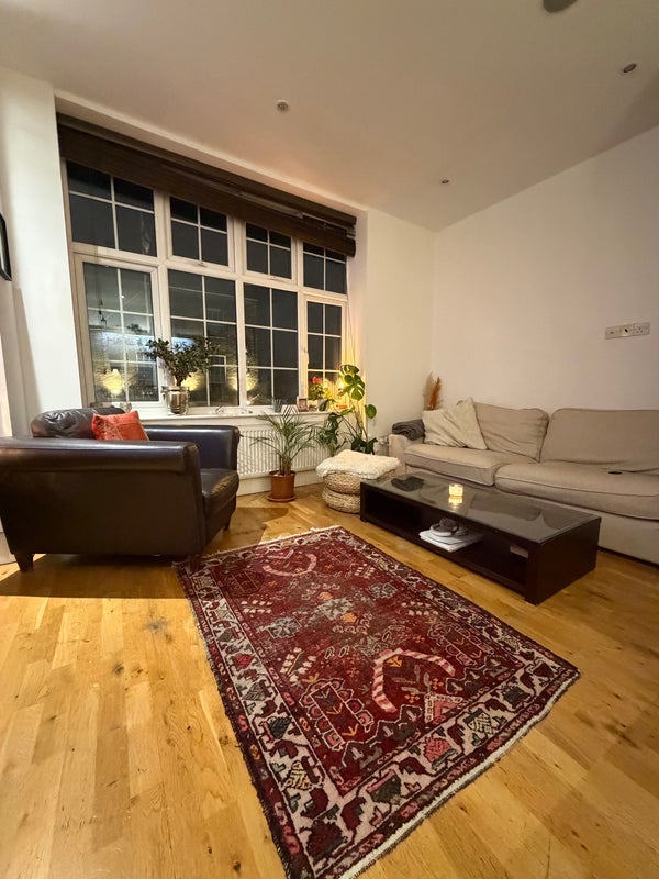 Flat Upper Richmond Road West in Greater London