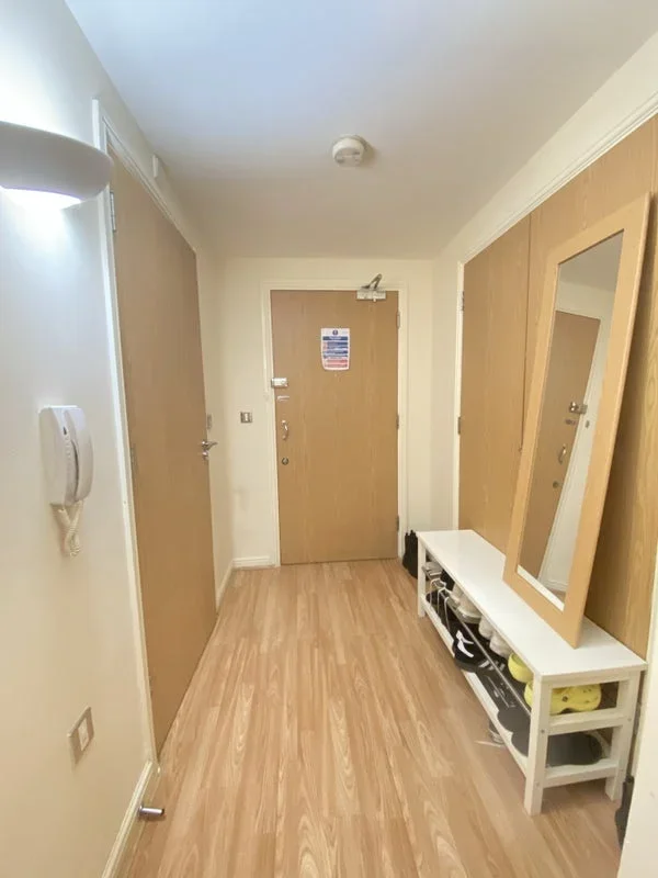 Room Sumner Road in Greater London