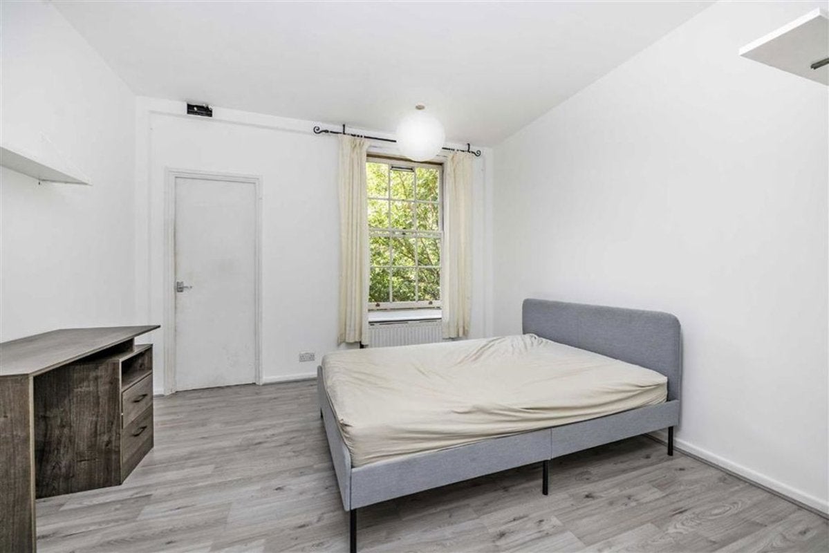 Flat Navarre Street in Greater London
