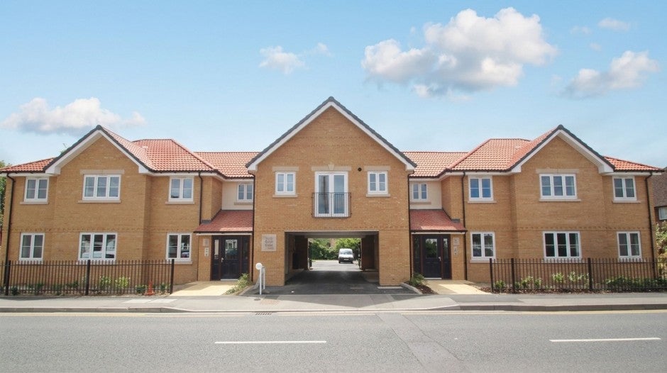 Flat Pield Heath Road in Greater London