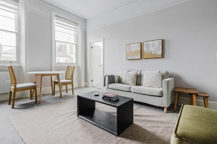 Flat Elgin Crescent in Greater London