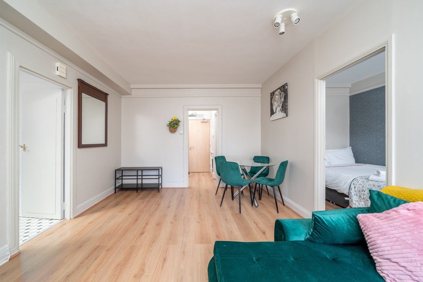 Flat Upper Berkeley Street in City of Westminster