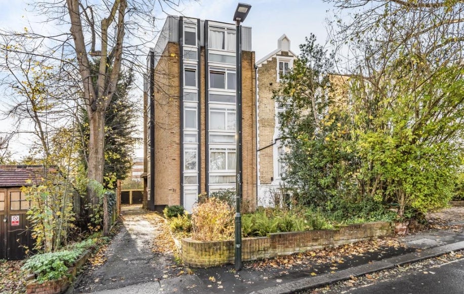 Flat Park Road in Greater London