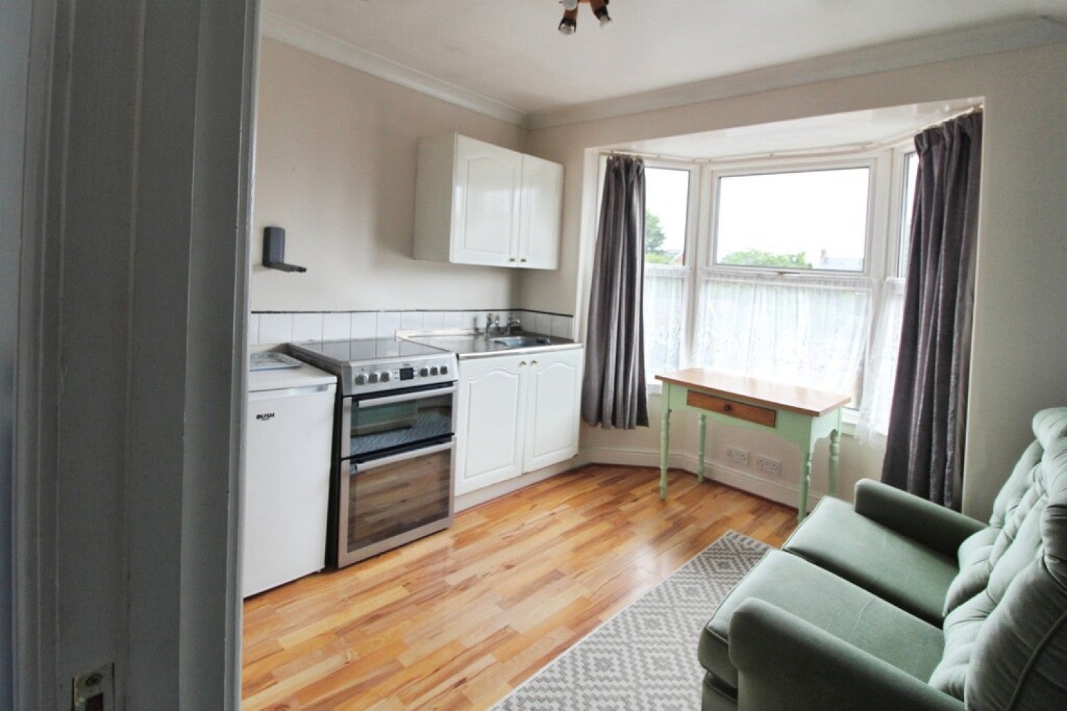 Flat Redvers Road in Exeter