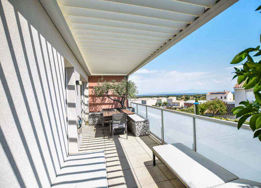 Flat Rue de Montmirail in Rochefort-du-Gard