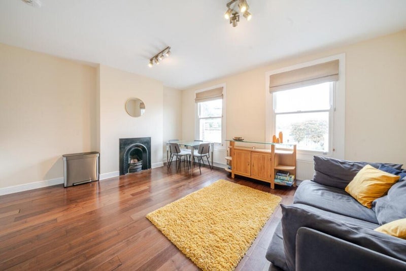 Room Tunstall Road in Greater London