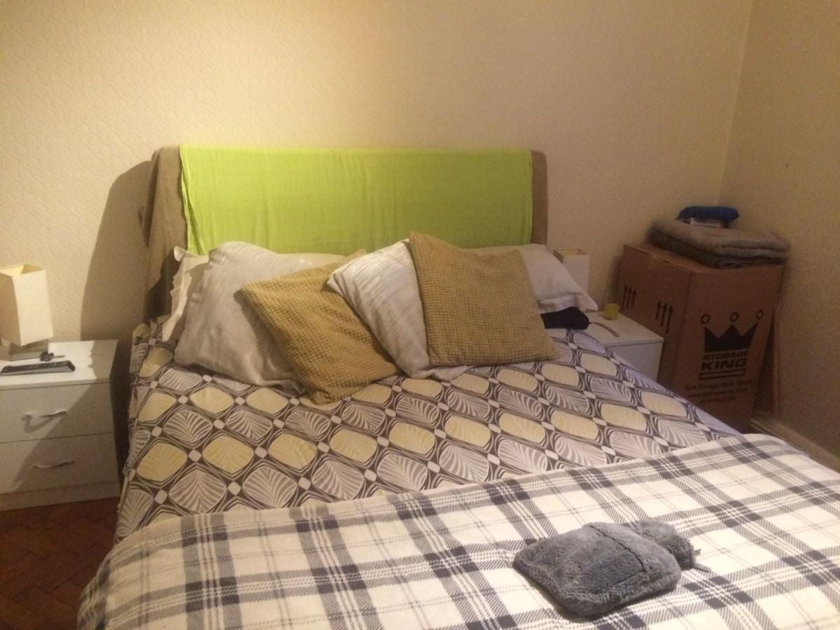 Room Hale Lane in Greater London