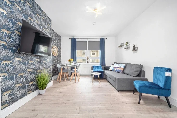Flat Alexander Avenue in Viewpark