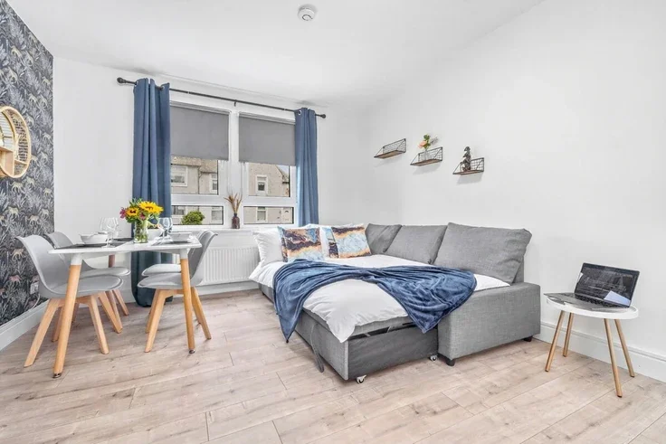 Flat Alexander Avenue in Viewpark