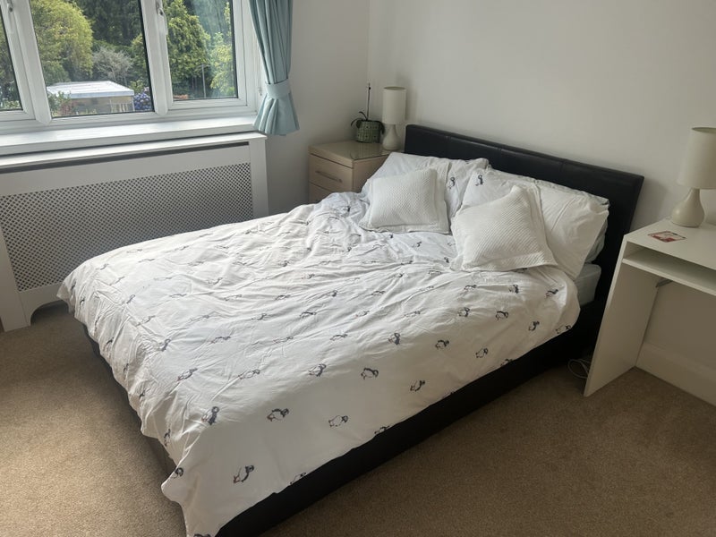 Room Greenway Gardens in Greater London