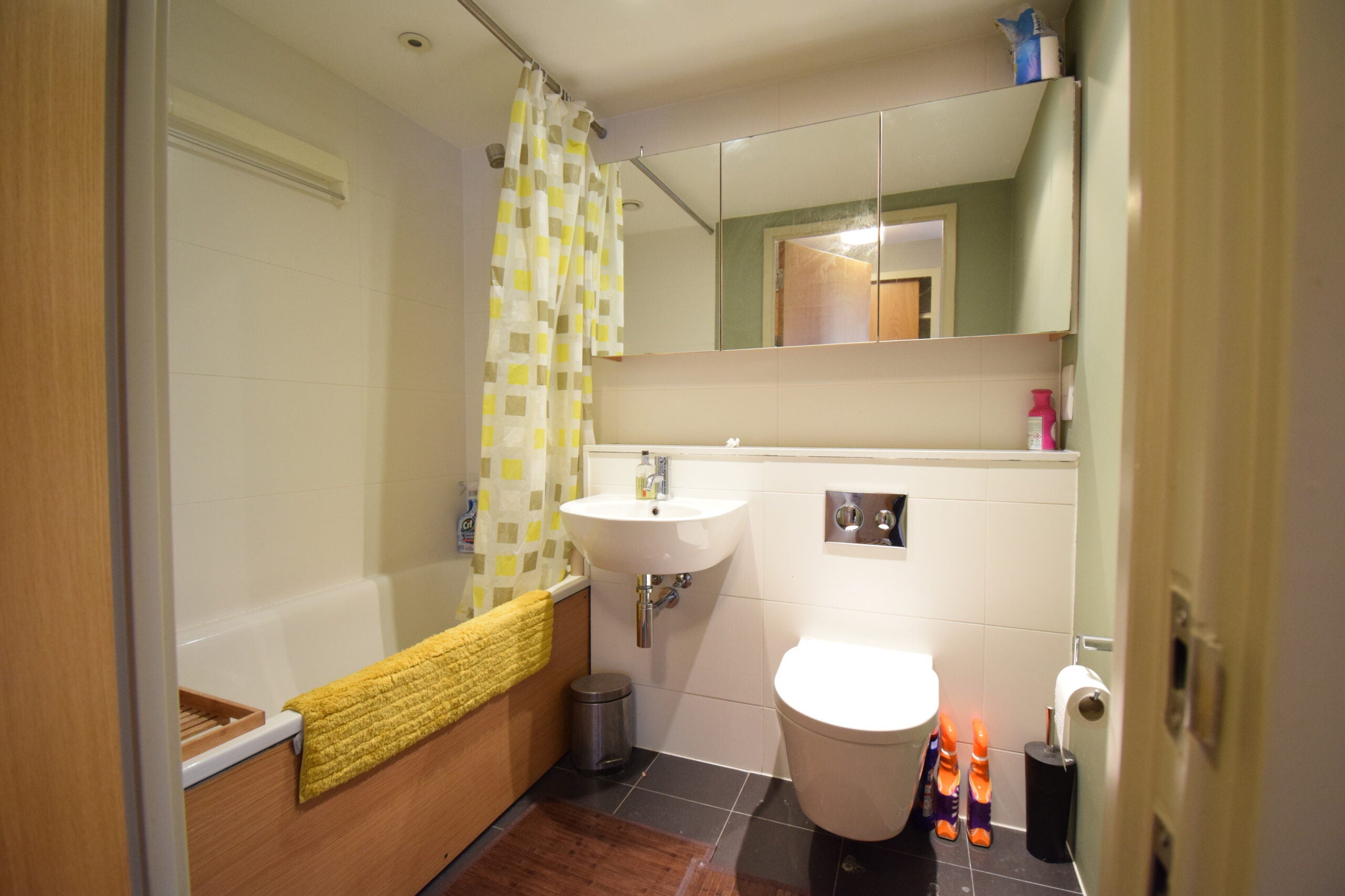 Flat Dawson Street in Greater London