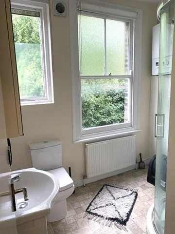 Room Gillespie Road in Greater London