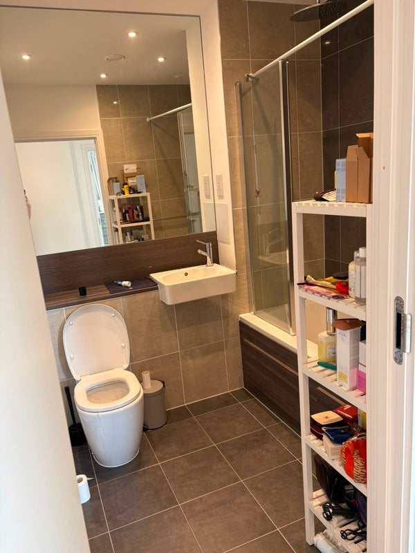 Room York Road in Greater London