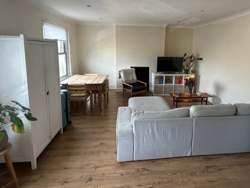 Room Alexandra Grove in Greater London