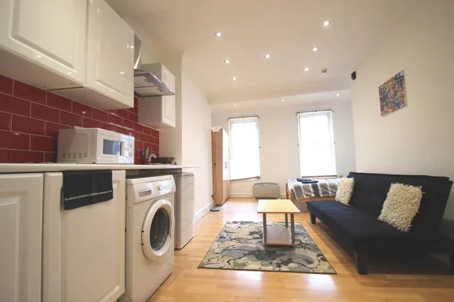Flat Caledonian Road in Greater London