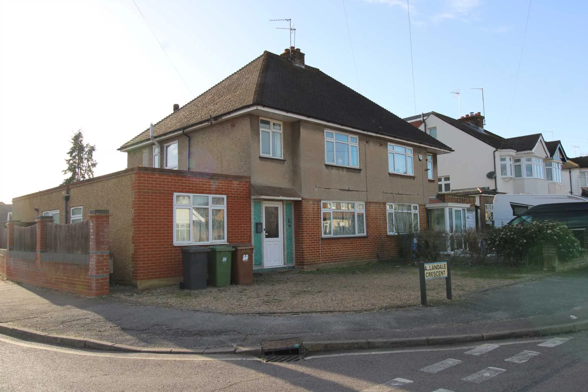 House Allandale Crescent in Hertsmere