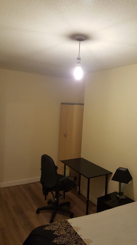 Room Eccles New Road in Salford