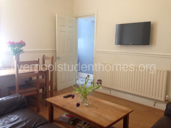 Room Shaw Street in Liverpool