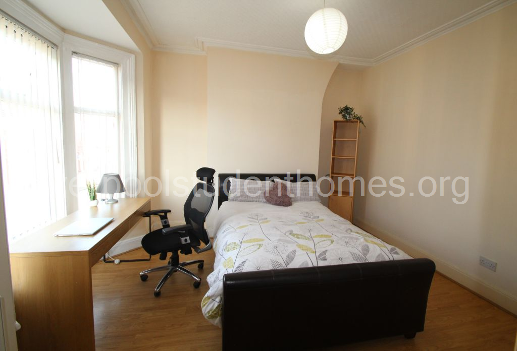 Room Shaw Street in Liverpool