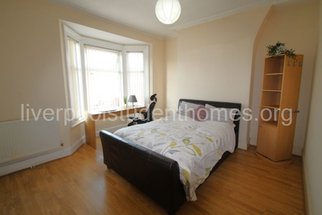Room Shaw Street in Liverpool