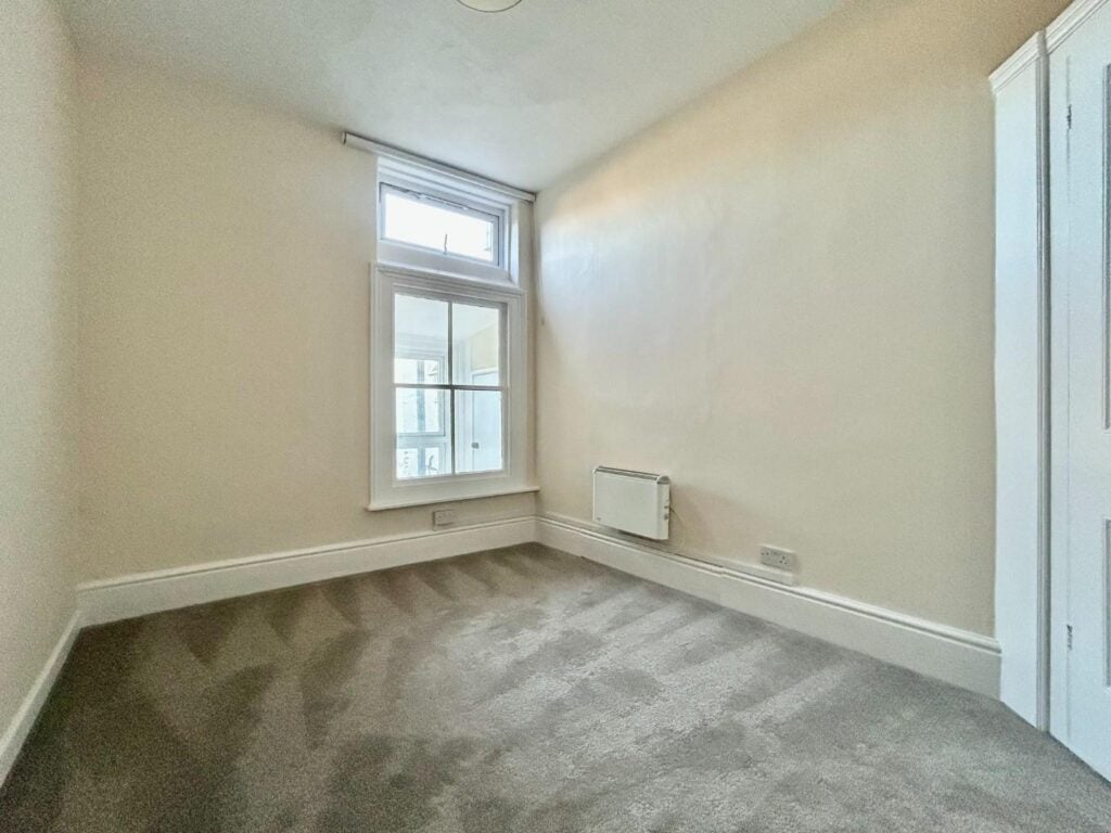 Flat Warwick Road in Worthing
