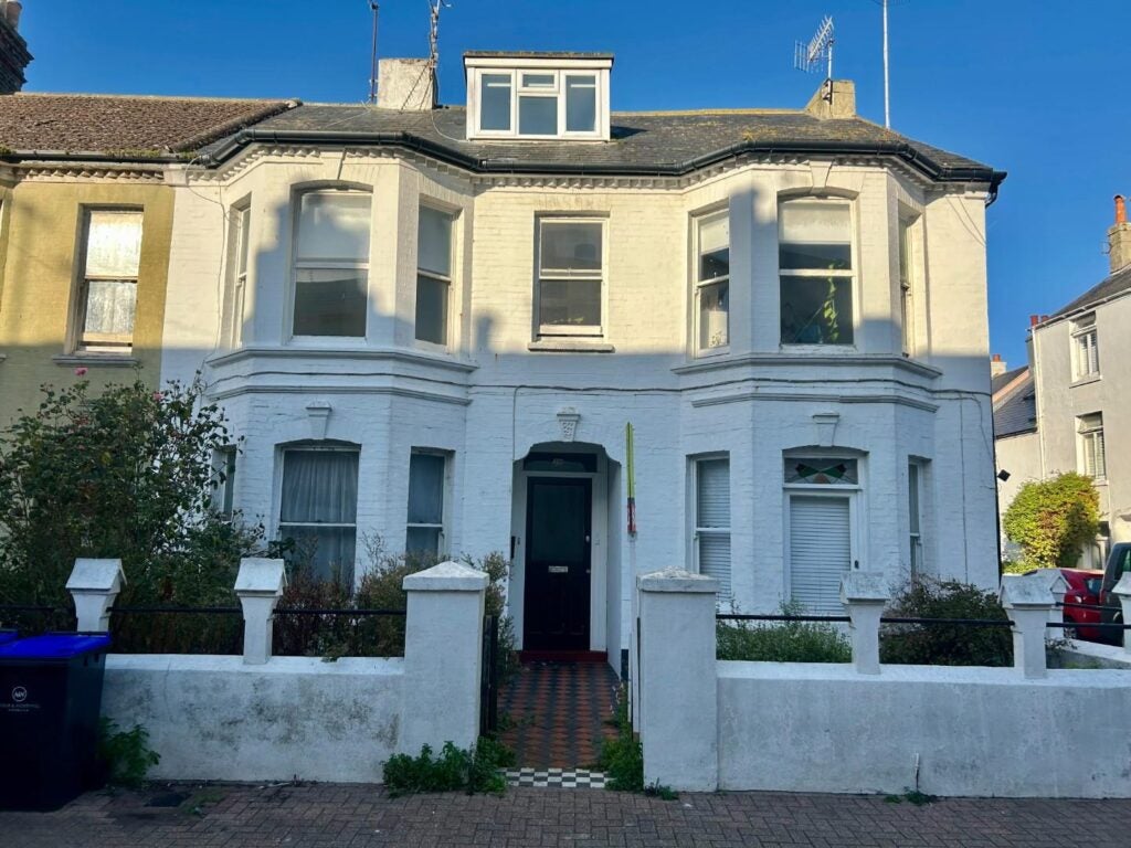 Flat Warwick Road in Worthing