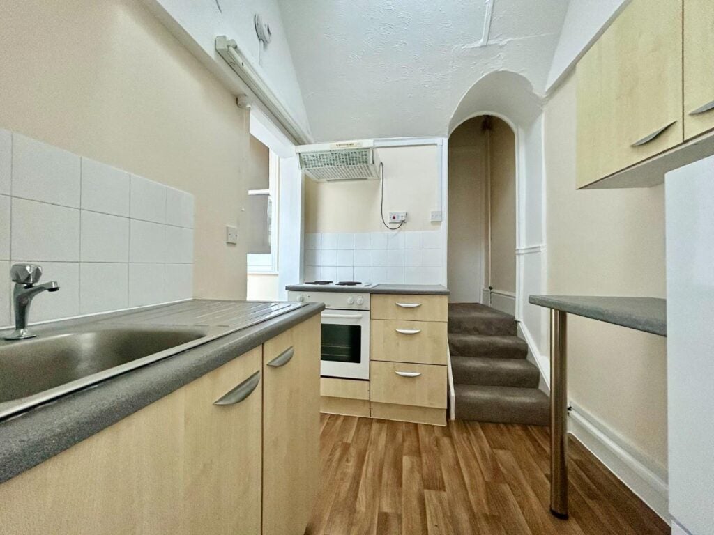 Flat Warwick Road in Worthing