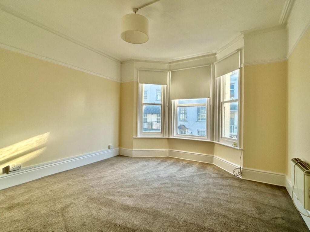 Flat Warwick Road in Worthing