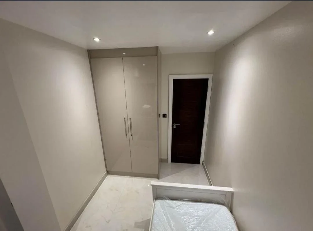 Room Maidstone Avenue in Greater London
