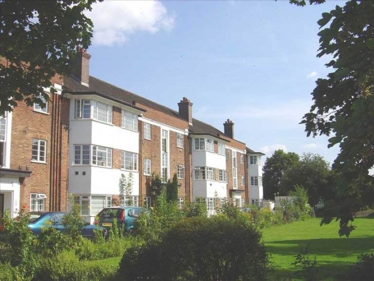 Flat Great West Road in Greater London