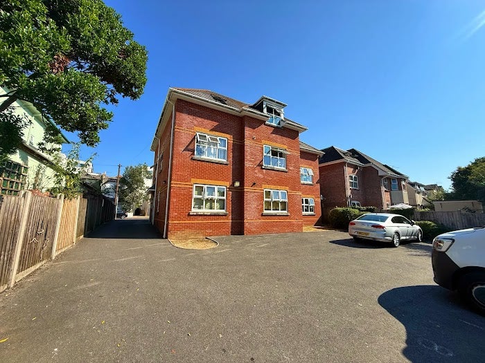 Flat Southcote Road in Bournemouth