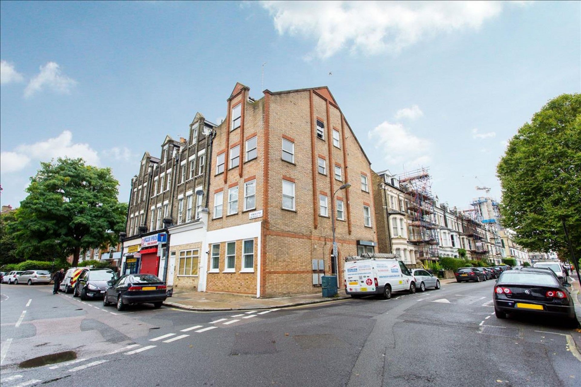 Flat North End Crescent in Greater London