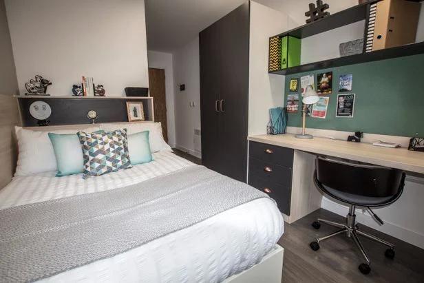 Room Blackhorse Lane in Greater London