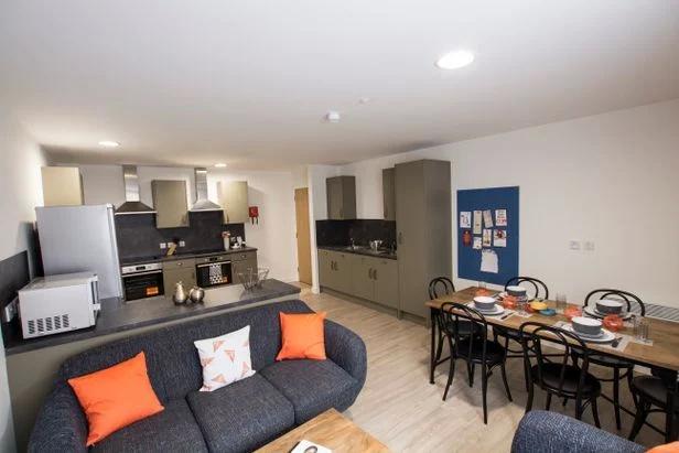 Room Blackhorse Lane in Greater London