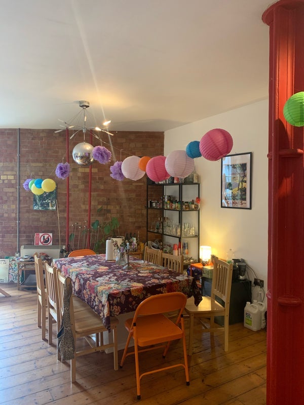 Room Back Church Lane in Greater London