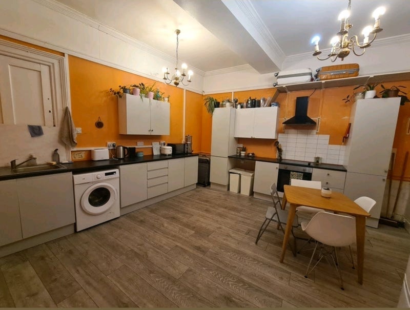 Room Stoke Newington High Street in Greater London