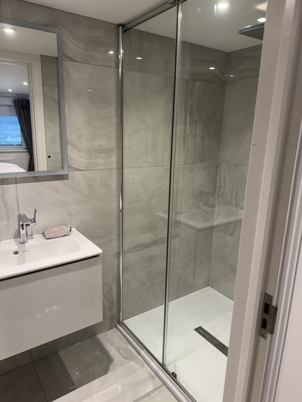 Room Hullbridge Road in Chelmsford