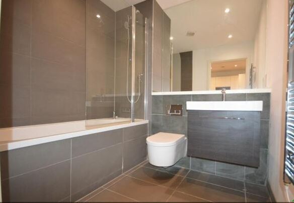 Flat Warren Road in Cheadle Hulme