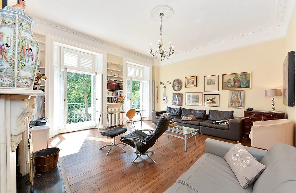 Flat Royal Crescent in Greater London