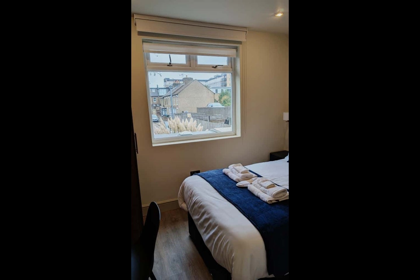Room Wellington Road in Watford