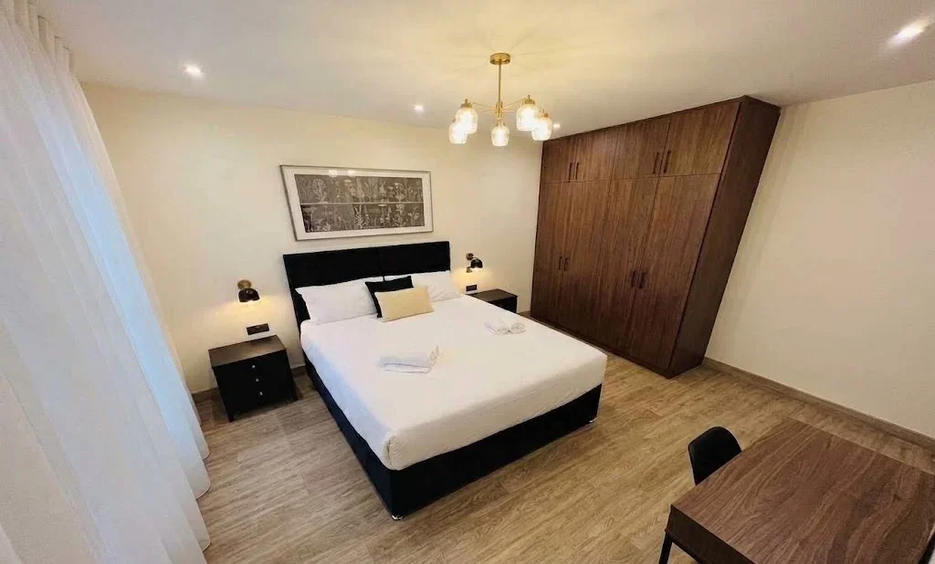 Room Wellington Road in Watford