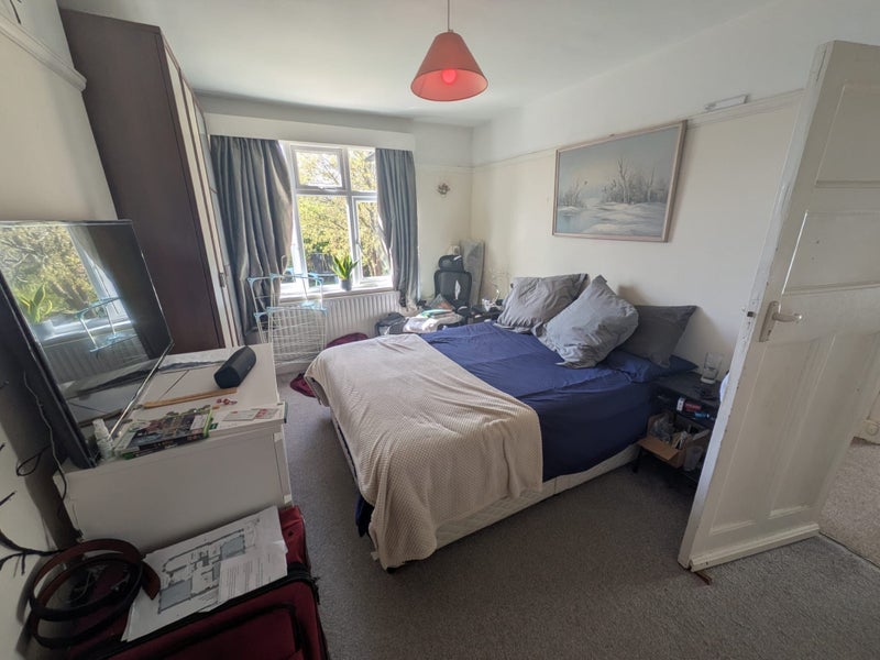 Room Erridge Road in Greater London