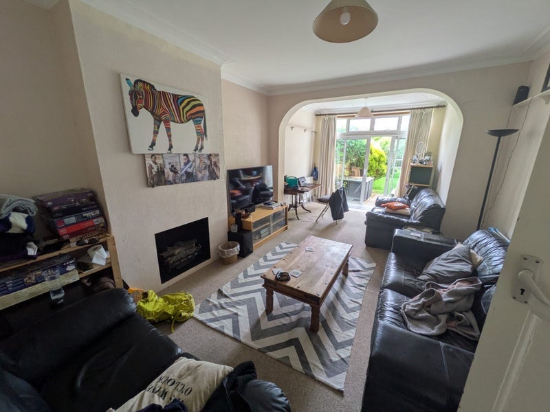 Room Erridge Road in Greater London