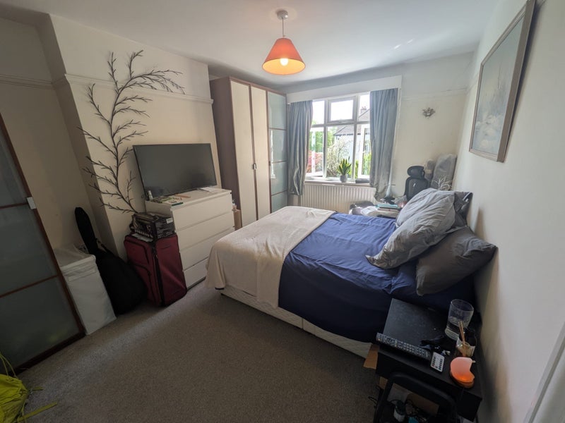 Room Erridge Road in Greater London