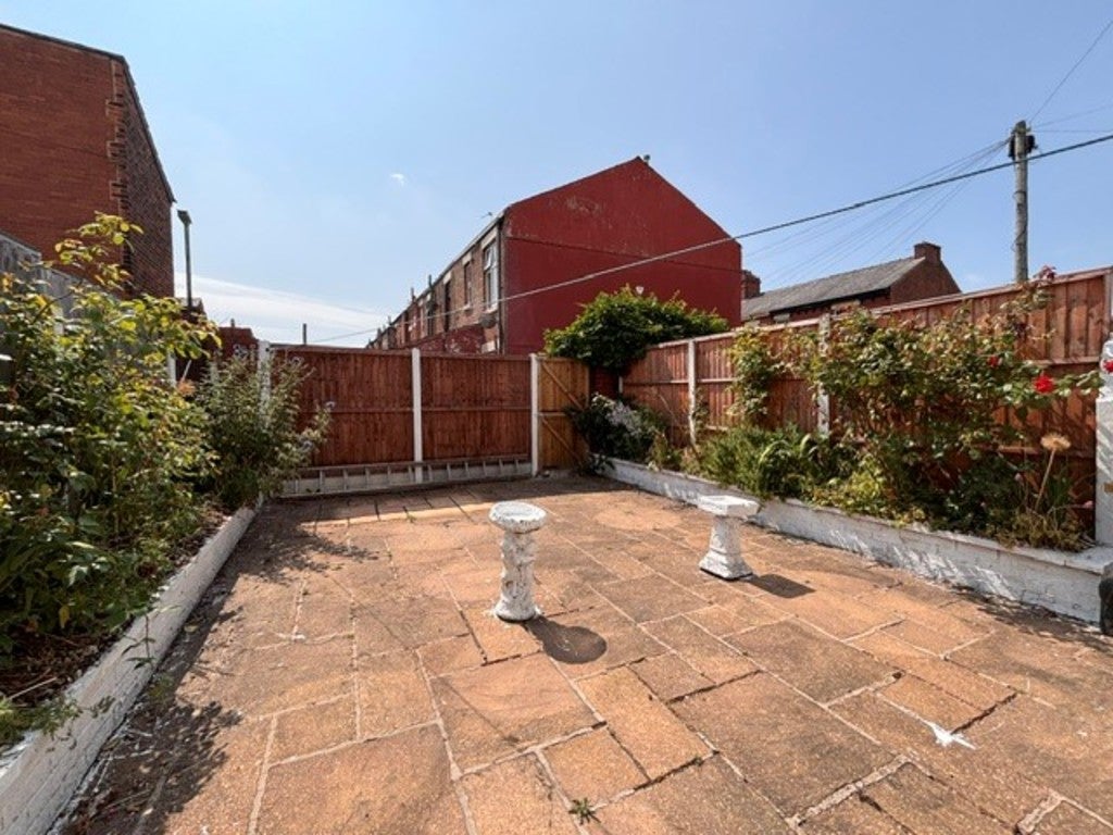 House Emmanuel Street in Preston
