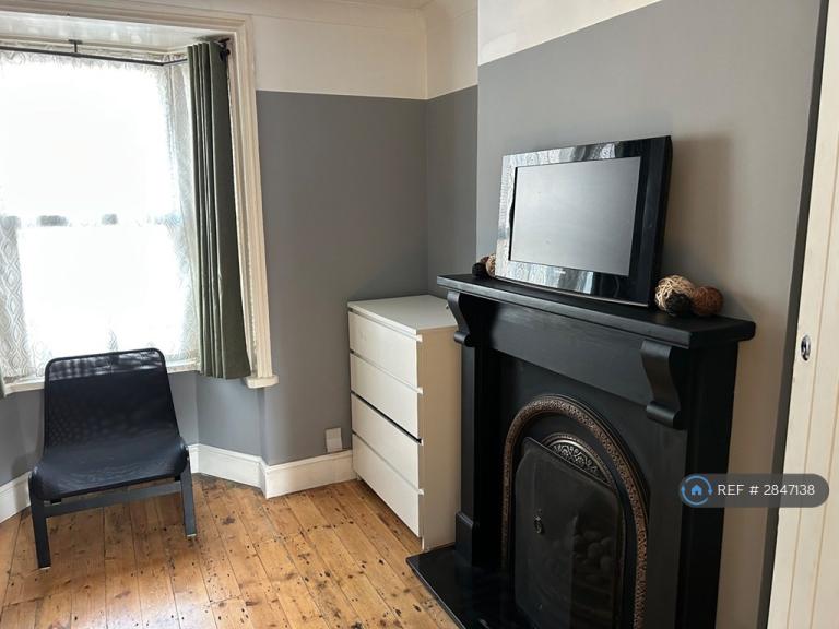 Room West Street in Aylesbury